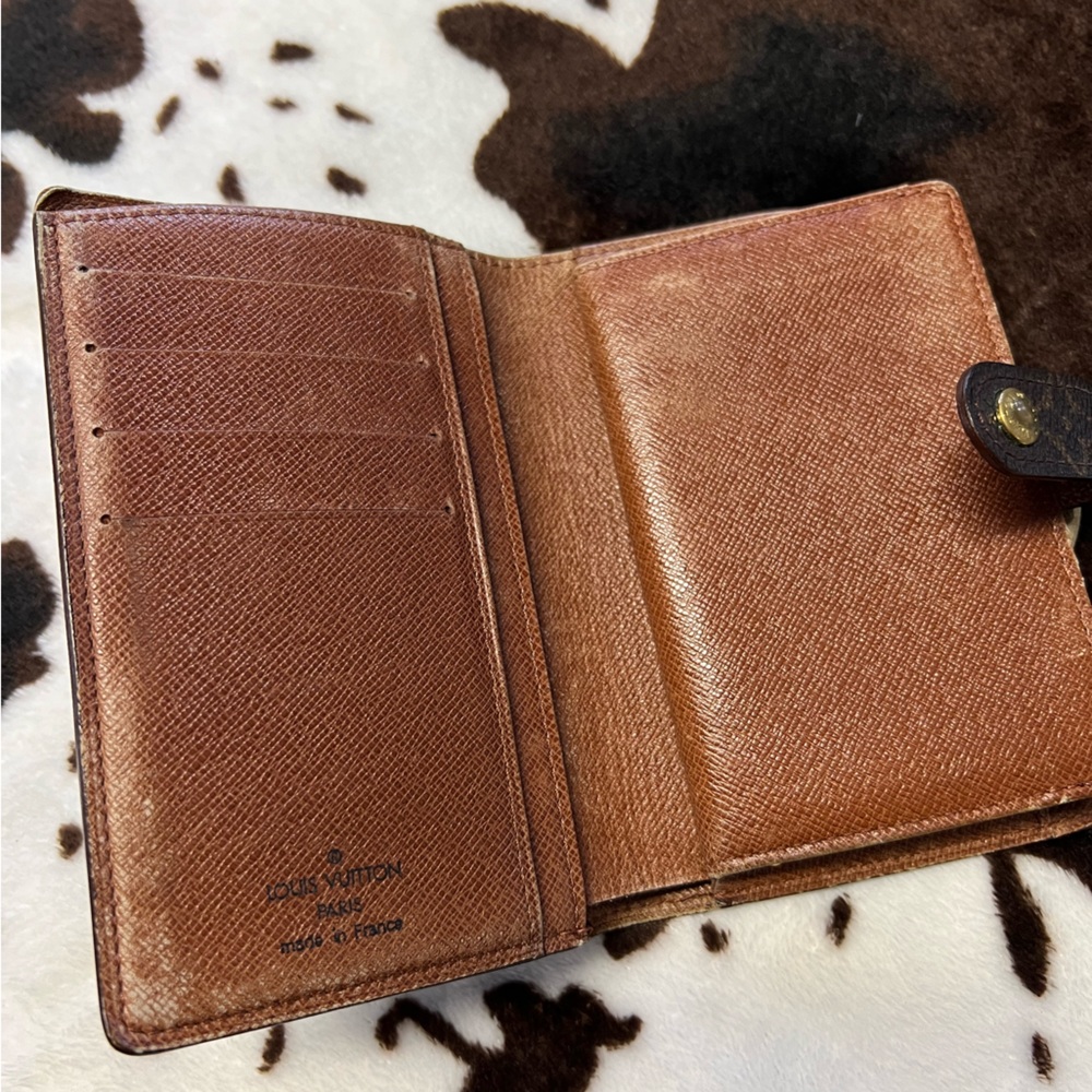 Louis Vuitton Kisslock Wallet - Picture 3 of 7